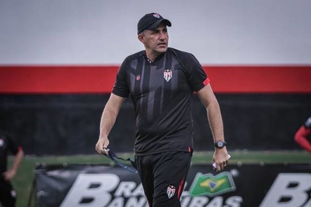FECHADO - O Atlético-GO demitiu o técnico Eduardo Souza. Em nota oficial, o Dragão afirmou que o desligamento se deu por uma mudança de filosofia do clube. 