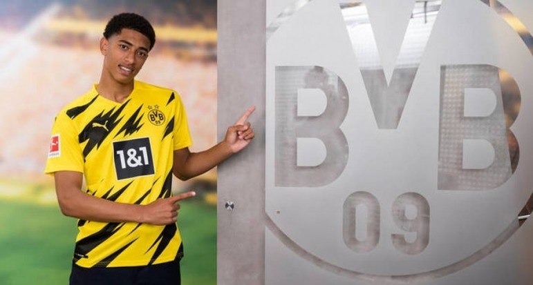 FECHADO - O Borussia Dortmund anunciou a contratação do meia Jude Bellingham, de 17 anos, que estava no Birmingham, da Inglaterra. Tratado como um das principais promessas do futebol inglês, o jogador chega ao clube aurinegro cercado de expectativas,