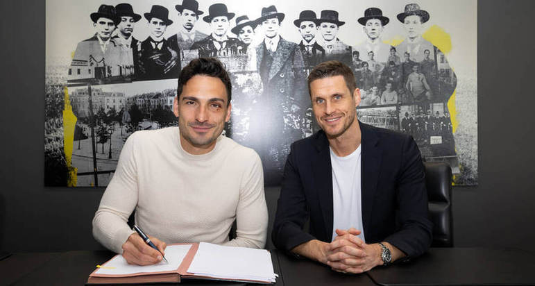 FECHADO - O Borussia Dortmund anunciou a renovação de contrato do zagueiro Mats Hummels. Agora, o vínculo do ídolo é válido até junho de 2024.