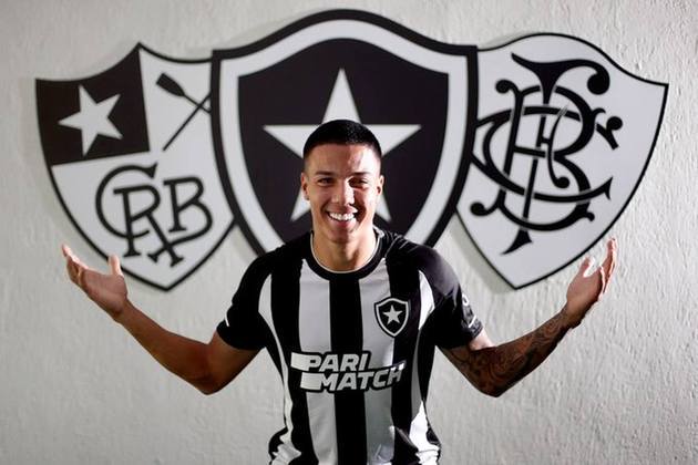 FECHADO - O Botafogo anunciou mais uma contratação para a temporada 2023. Trata-se do atacante Carlos Alberto, de 20 anos, que chega por empréstimo do América-MG até o fim da temporada.
