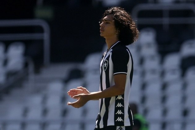 Dia do Mercado: Marrony mais perto do Galo, pacotão por Coutinho