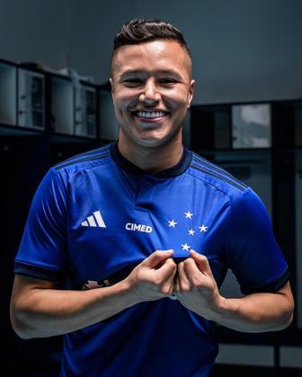 FECHADO - O Cruzeiro anunciou a chegada do lateral-esquerdo Marlon, que estava no Ankaragüçü (TUR). Conhecido por ter defendido o Fluminense, o jogador foi assinou até 2025 com a Raposa.