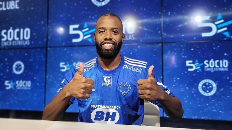 FECHADO - O Cruzeiro anunciou, nesta quarta-feira, mais uma contratação para a próxima temporada. Trata-se do zagueiro Reynaldo, de 25 anos, que segundo apuração da equipe Valinor Conteúdo/LANCE!, assina contrato por duas temporadas.