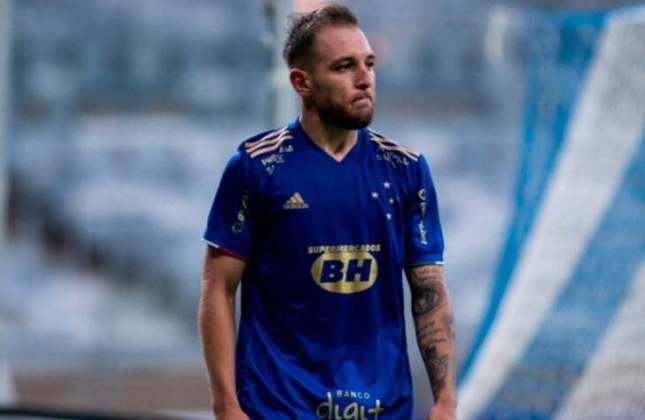  FECHADO - O Cruzeiro renovou o contrato de empréstimo do atacante Bruno José para o Guarani-SP. O Bugre confirmou a permanência do jogador para a sequência da temporada até o fim da Série B do Brasileirão.