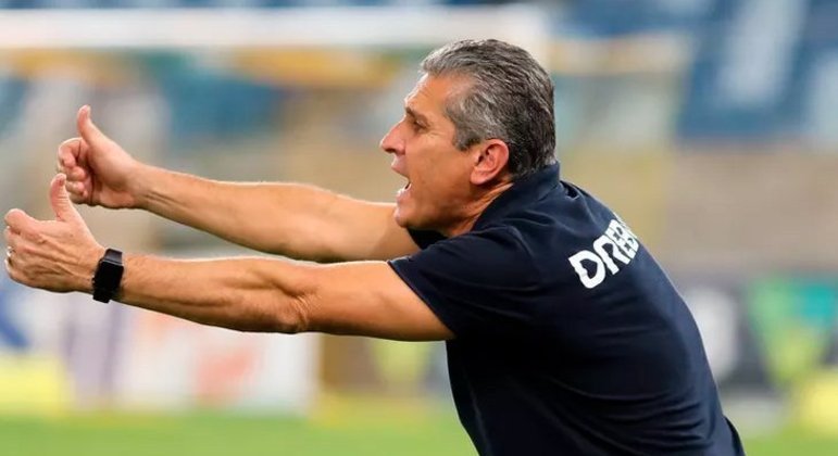 FECHADO! - O Cuiabá informou que não irá renovar o contrato do técnico Jorginho para a próxima temporada. O treinador se despede do clube após cumprir o objetivo de manter a equipe na elite do futebol nacional