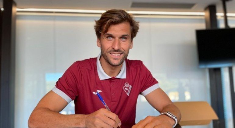FECHADO - O Eibar acertou a contratação do atacante Fernando Llorente, que estava sem clube e acumula passagens por Juventus e Tottenham.