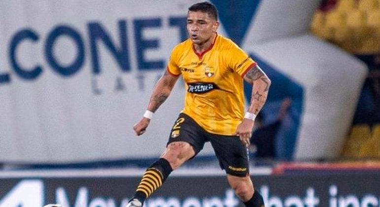 FECHADO - O Fluminense já começa a projetar seu elenco para a temporada de 2022. Nesta sexta-feira (10), dia seguinte à confirmação de que a equipe disputará as fases iniciais da Copa Libertadores de 2022, o Tricolor das Laranjeiras acertou o empréstimo do lateral equatoriano Mario Pineida. 