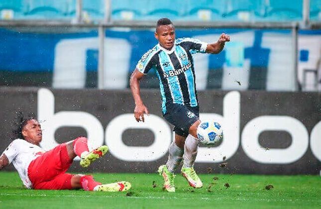 FECHADO - O Grêmio emprestou o meia colombiano Campaz para o Rosário Central (ARG). O acordo é válido até o fim da temporada, com opção de compra fixada em 1,5 milhão de dólares (R$ 7,8 milhões).