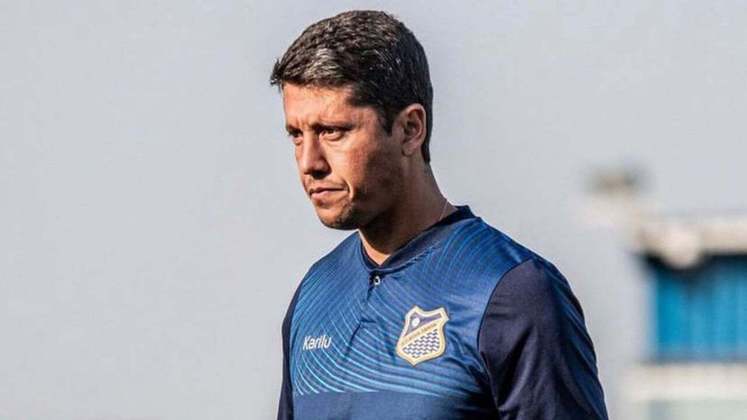 FECHADO – O Juventude anunciou neste domingo a contratação de Thiago Carpini. O ex-treinador do Água Santa, eleito melhor técnico do Paulistão 2023, chega para comandar a equipe na Série B.
