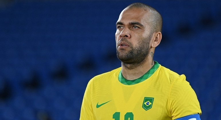 FECHADO - O lateral-direito Daniel Alves assinou contrato com o clube mexicano neste sábado. O jogador de 39 anos, que deixou o Barcelona, acertou com a equipe norte-americana por uma temporada.