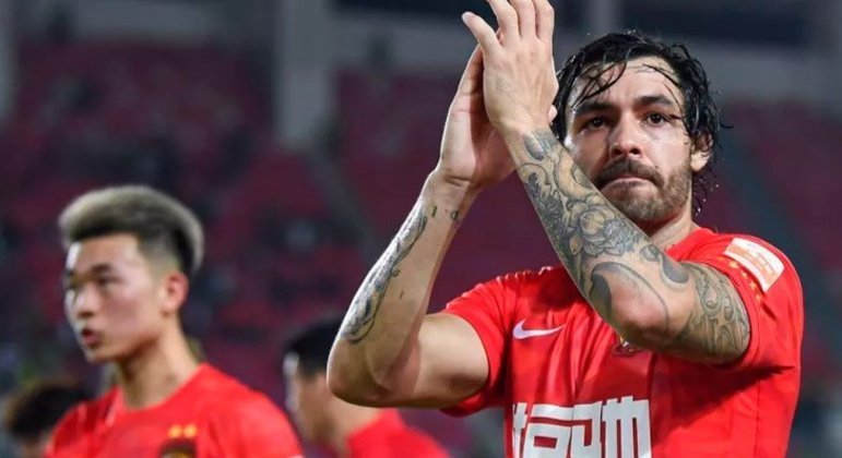 Ricardo Goulart chega ao Santos para ser a grande estrela do time