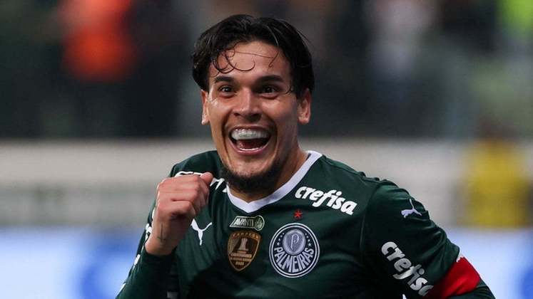 FECHADO - O Palmeiras anunicou a extensão do contrato de Gustavo Gómez, que fica no clube por mais dois anos. O vínculo do zagueiro paraguaio, que iria até o fim de 2024, agora vai até o final de 2026. 
