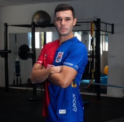 FECHADO – O Paraná anunciou, na última segunda, a contratação do lateral-esquerdo Jean Victor, de 26 anos, para disputar a vaga com Juninho.