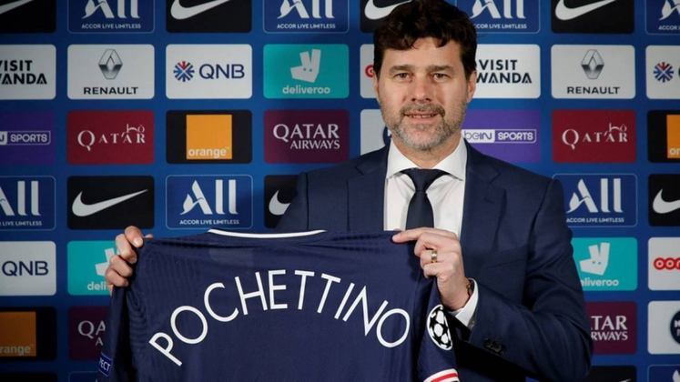 FECHADO - O Paris Saint-Germain anunciou Mauricio Pochettino como novo treinador. Sem emprego desde que deixou o Tottenham, em 2019, o argentino assinou um contrato até junho de 2022 com a opção de extensão por mais um. Ele irá ocupar a vaga do alemão Thomas Tuchel, demitido na última semana. 