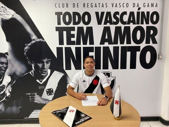FECHADO - O Vasco anunciou a contratação do lateral-direito Wesley, de 19 anos, para a equipe sub-20. O atleta estava no Grêmio e chega cedido por empréstimo junto ao Juazeiro Empreendimentos Esportivos, do Ceará, com contrato até o fim de janeiro de 2023.