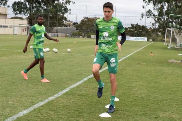 FECHADO - Peça fundamental no América-MG, o jogador Alê, de 32 anos, tem um novo contrato com o Coelho. Agora o vínculo vai até o fim de 2025.