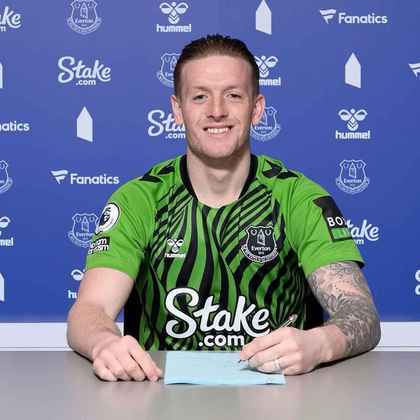 FECHADO - Pickford prolongeu seu vínculo com o Everton. Agora, o goleiro tem contrato até 2027 com o time inglês.