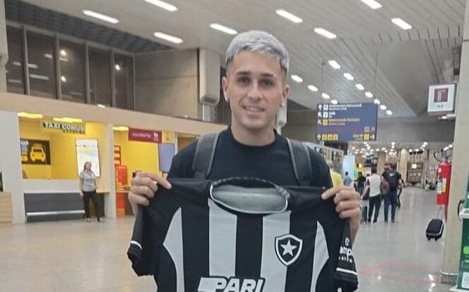FECHADO - Reforço do Botafogo para sequência da temporada, Diego Hernández se despediu do Montevideo Wanderers (URU) nas redes sociais. O atacante chega ao Rio de Janeiro nesta semana para se apresentar ao clube alvinegro.