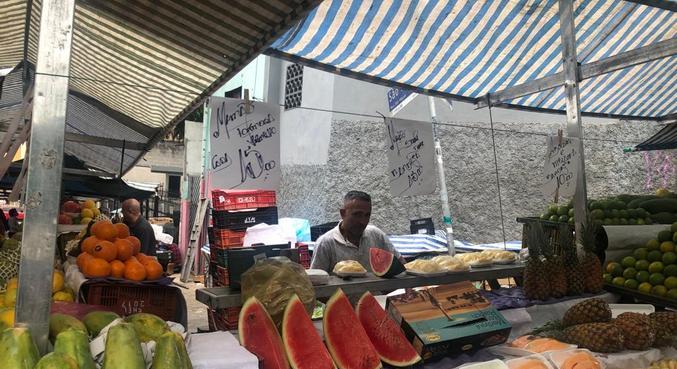 Paulo dos Santos Vieira vende frutas em diversas feiras na cidade de São Paulo