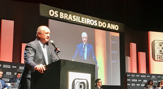 Mesmo sem Copa, CBF e Globo dão pouco tempo para os Estaduais, para tentar  evitar novas surras na audiência, em 2023 - Prisma - R7 Cosme Rímoli