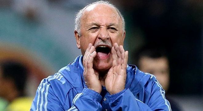 Felipão, gritos e gestos na lateral do campo