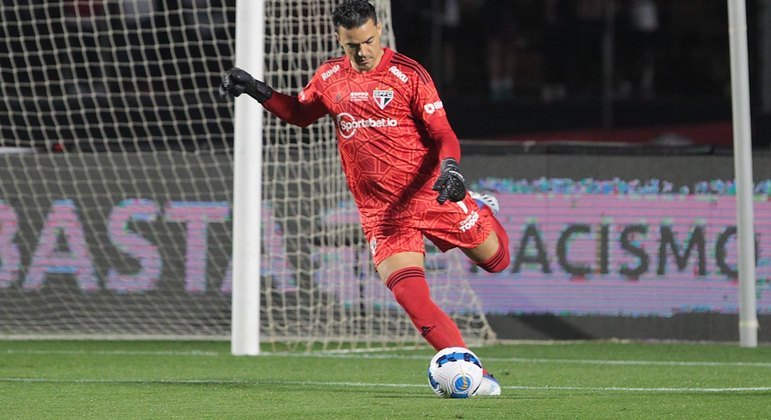 Felipe Alves em partida pelo São Paulo