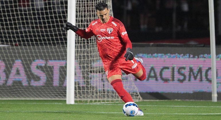 Felipe Alves em partida pelo São Paulo