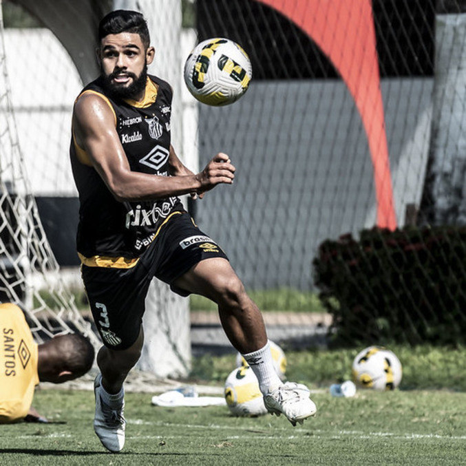 Lateral-esquerdo Felipe Jonatan ganha mais uma chance no Santos 