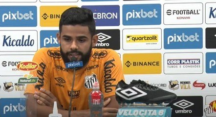 Felipe Jonatan em entrevista coletiva nesta quarta-feira