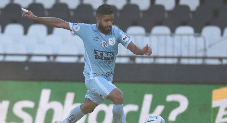 Felipe Jonathan foi titular do Santos por bastante tempo, porém perdeu espaço para Lucas Pires. No Brasileirão 2022 entrou em campo apenas em duas partidas e Copa do Brasil esteve em uma.
