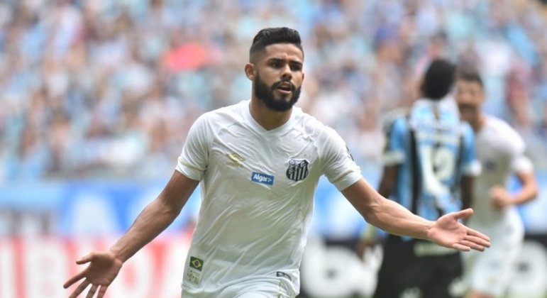 Felipe Jonatan: lateral-esquerdo - Santos - 24 anos - contrato até fevereiro de 2025 - valor de mercado: 3 milhões de euros (R$ 15,6 milhões)