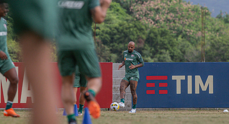 Felipe Melo durante o treino do Fluminense no CT Carlos Castrilho