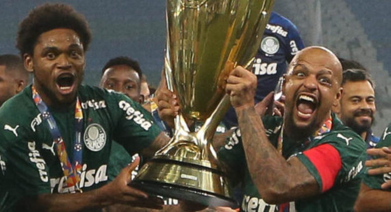 Felipe Melo é o grande líder do Palmeiras. Sofreu um baque com aviso que não ficará no clube