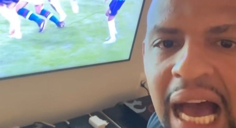 'Este juiz tem de ser preso.' Felipe Melo poderá pegar entre dois e seis jogos de suspensão
