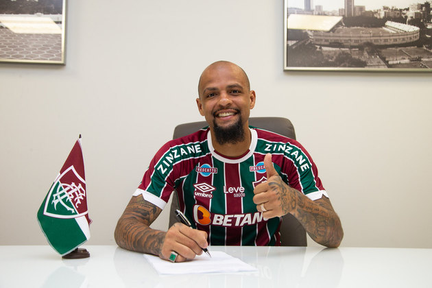 Felipe Melo assina renovação com o Fluminense