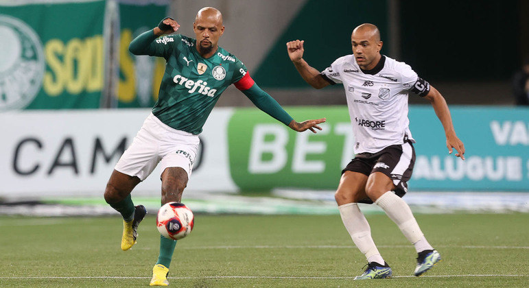 Felipe Melo e Roger em ação em Palmeiras x Inter de Limeira pelo Paulistão de 2021