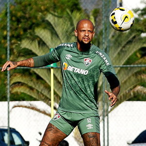 Felipe Melo treina no Fluminense