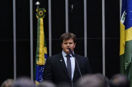 Relator apresenta texto do Fundeb e espera votação célere