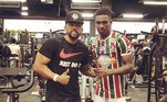 Pelas redes sociais, o jogador adota uma personalidade mais discreta, e não compartilha detalhes da vida pessoal. Apesar do interesse corintiano, ele já compartilhou uma imagem com a camisa do Fluminense, usada durante um treino em uma academia, durante as férias