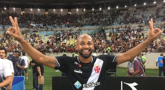 VÍDEO: Alex Santana, ex-Botafogo, marca golaço pelo Ludogorets - Fogo na  Rede