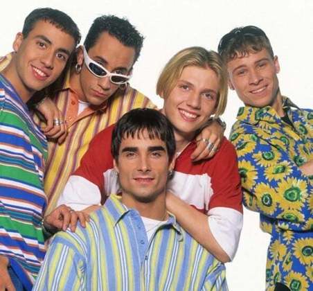 Fenômeno pop nos anos 90, o grupo tem cinco integrantes: AJ McLean, Howie Dorough, Nick Carter, Kevin Richardson e Brian Littrell.
