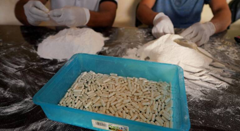 EUA anunciam grande ação contra chineses da cadeia de produção de fentanil  – Observador