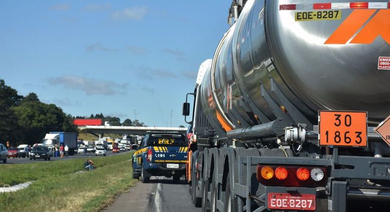 Feriado em SP movimenta rodovias do estado até domingo (11) - Vimarsana News