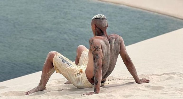 Do Tottenham, Richarlison deixou o frio da Inglaterra para aproveitar o calor de Jericoacoara, no Ceará. O jogador, que recebeu a camisa 9 da seleção brasileira, aproveitou a vista e andou pelas dunas
