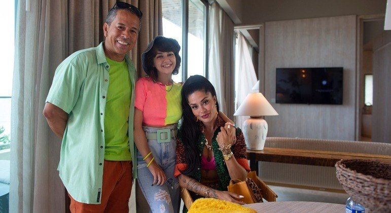 Edmilson Filho, Klara Castanho e Aline Campos estão em "Férias Trocadas"