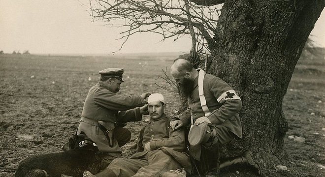 A Primeira Guerra Mundial se estendeu de 1914 a 1918 e vitimou um número estimado de 17 milhões de soldados e civis