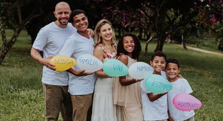 Fernanda e Maurício decidiram adotar Nathalia em 2022
