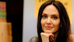 Angelina Jolie revela que teve paralisia no rosto ao se separar  (Reprodução/Redes Sociais)