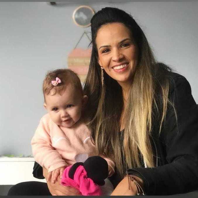 Fernanda Rampazo e a filha Marina de 11 meses