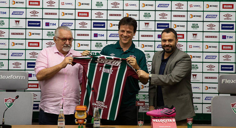 Fernando Diniz em sua coletiva de apresentação como novo técnico do Fluminense